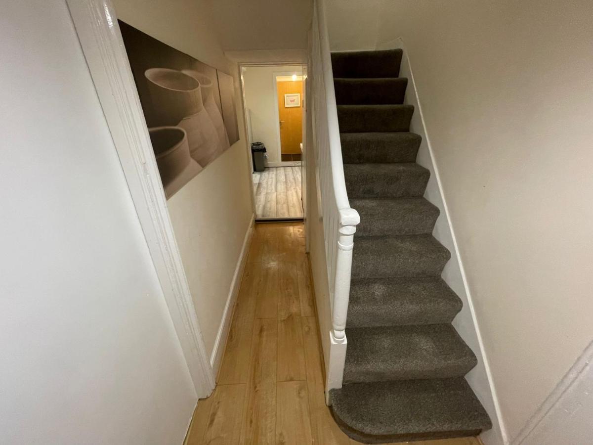 Big 3 Bedroom London House With 2 Bathroom พลัมสเตด ภายนอก รูปภาพ